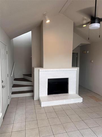 Photo - 205 Kenney St