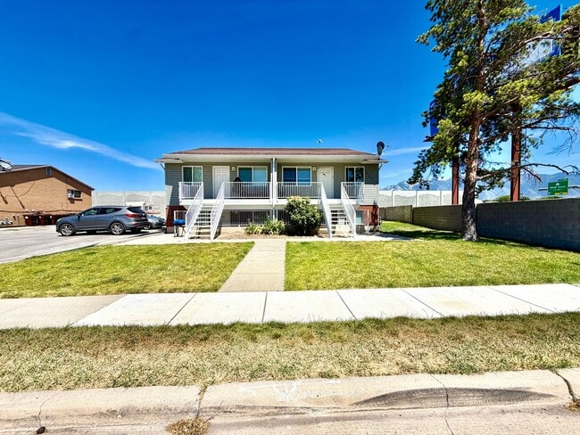 Building Photo - 8287 Ivy Dr Unit 8287