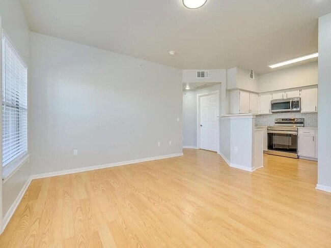 Photo - 2320 Gracy Farms Ln Unit 932