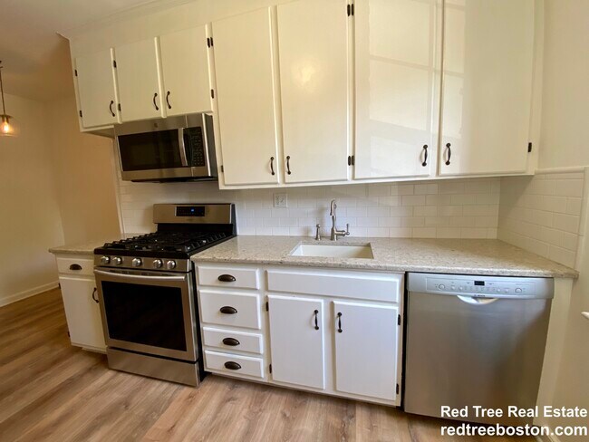 Photo - 337 Tappan St Unidad 3