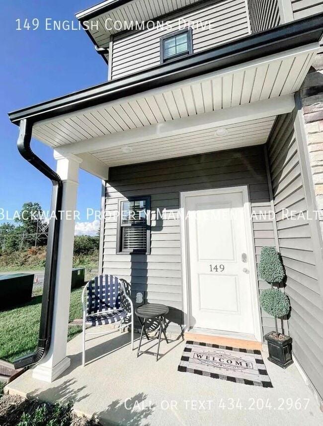 Photo - 149 English Commons Dr