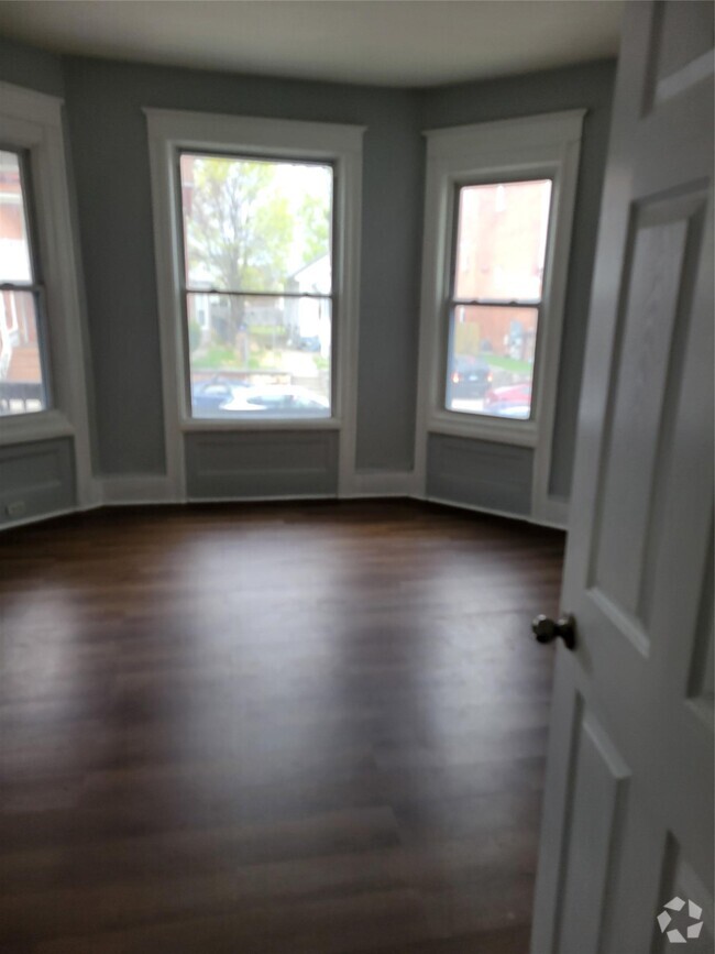 Building Photo - 304 Church St Rental