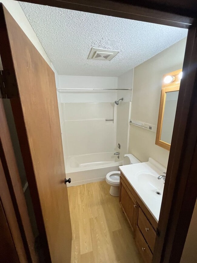 Photo - 3 Bd 2 Ba Condo for rent in Cedar Falls, IA