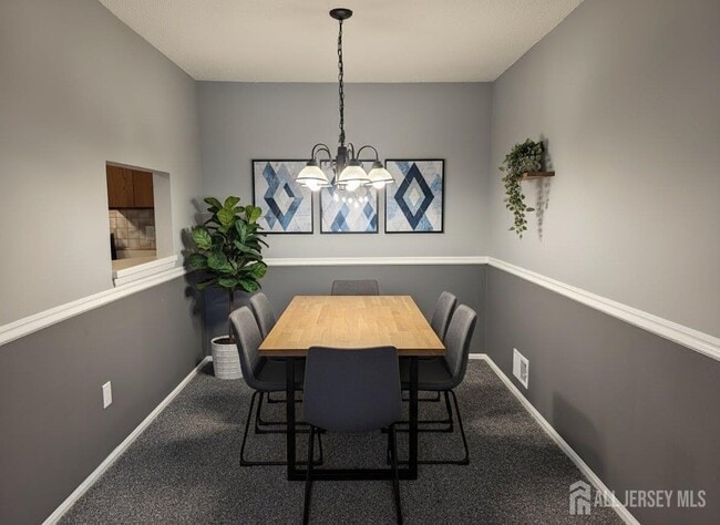 Photo - 447 Danbury Ln