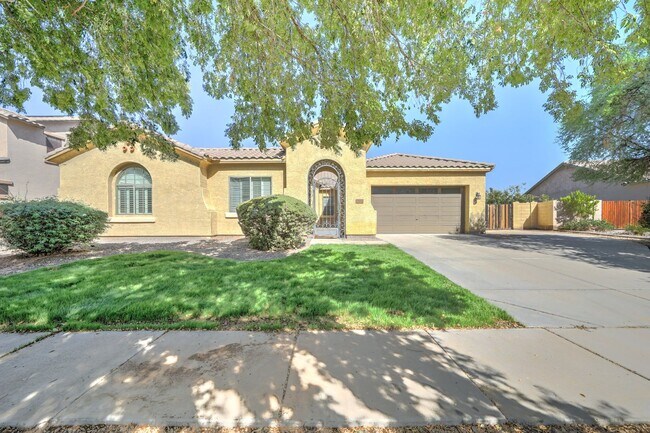 Photo - AVAILABLE NOW IN SHAMROCK ESTATES GILBERT!!!