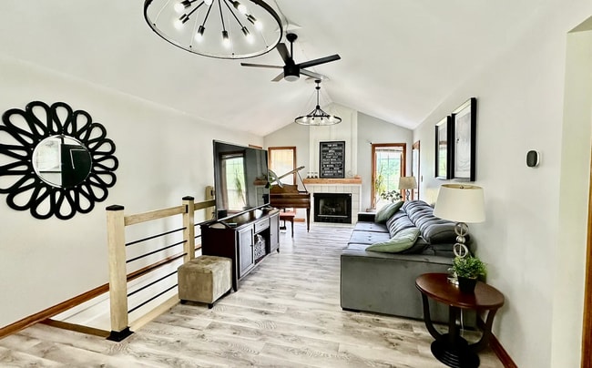 Photo - 9002 Grandview Rd