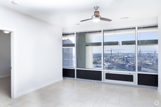 2BR, 2BA - 950SF - Living Room
