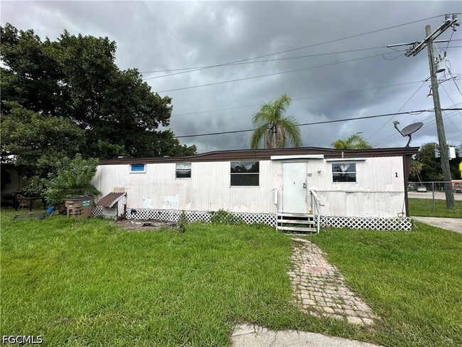 Building Photo - 4900 Tice St