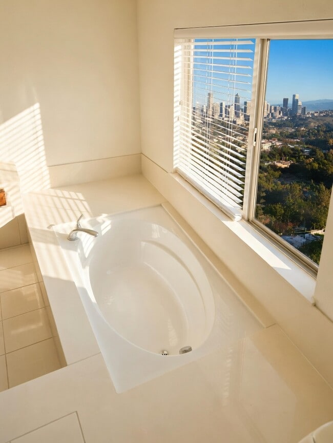 Building Photo - 6115 Old Quarry Loop Unit 6115