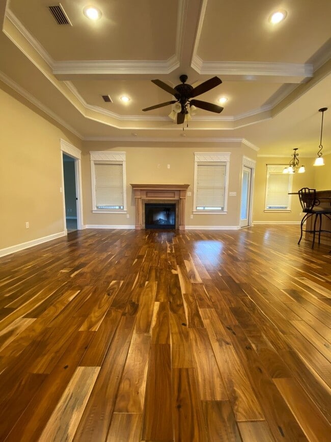 Photo - Shell Landing East!!! FRESH PAINT!!! NEW FLOORING!!!