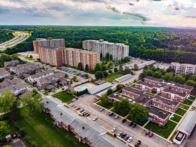 Building Photo - The Village at Pine Ridge Rental