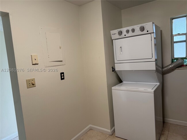 8000 Fairview Dr Unit 202