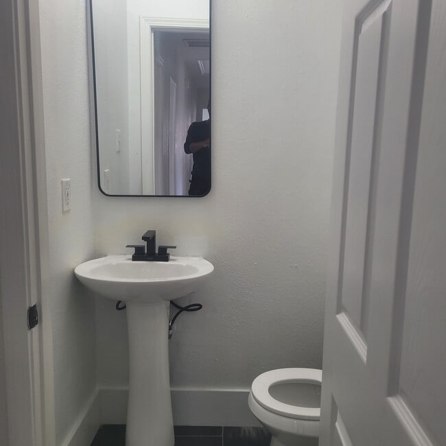 Photo - 8830 Stroelitz St