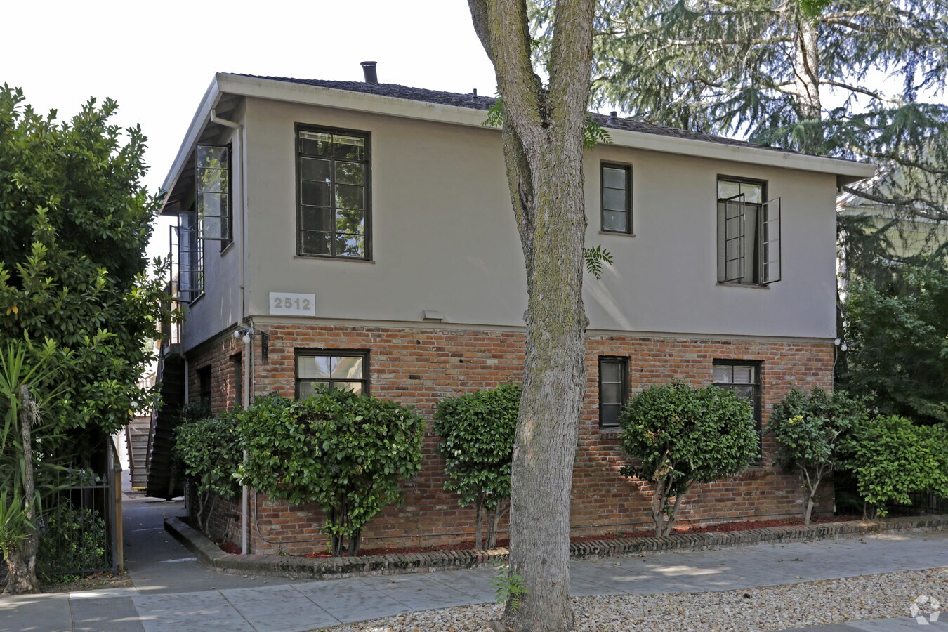 Photo - 2512 O St Apartments