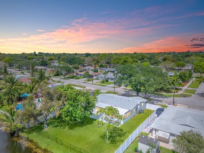 Photo - 5051 SW 93rd Ave
