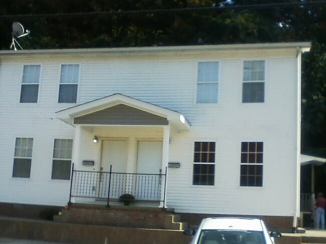 Building Photo - 1007 W 5th St Unit 1