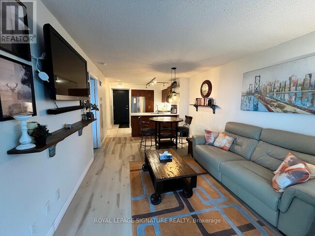 Photo - 410 Queens Quay W Unit 812