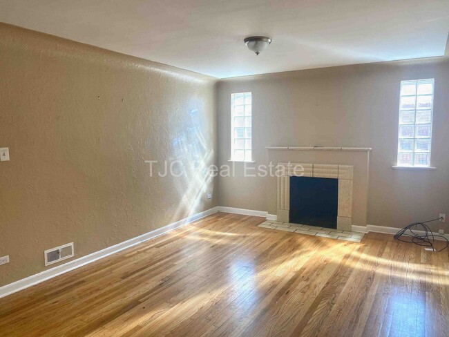 Photo - 798 Newport St