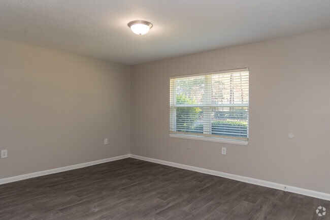 1BR,1BA - 730SF - Living Room