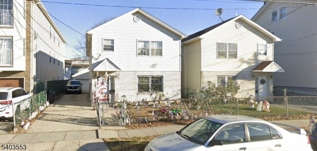 Building Photo - 1025 Lafayette St