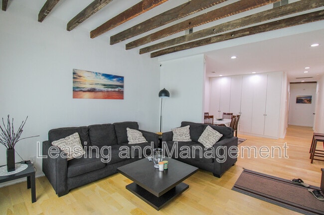 Photo - 40 H St