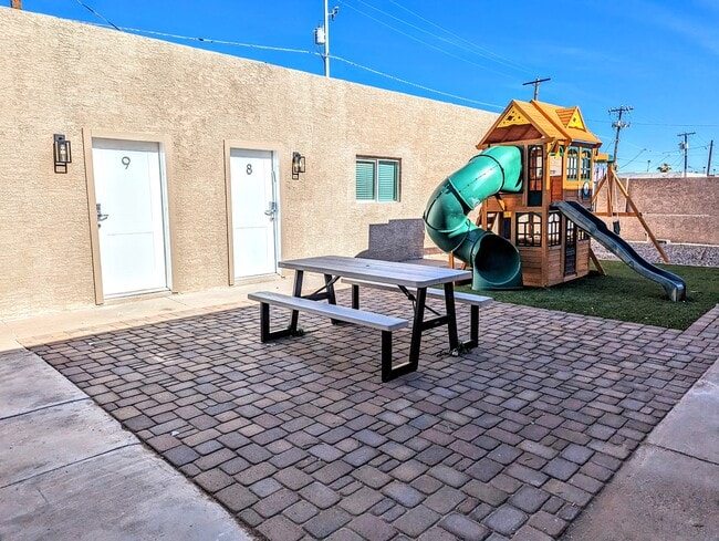 Photo - 601 N Cameron Ave