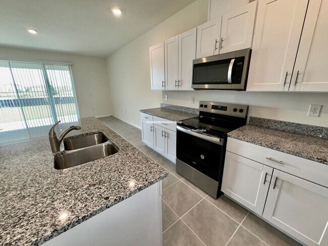 Photo - 1393 Isleta Lp