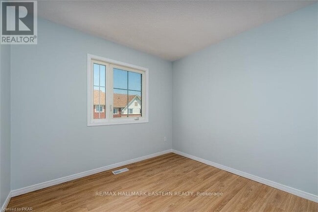 Photo - 246 Spillsbury Dr