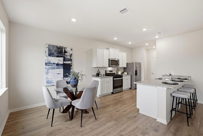 Photo - 21680 Lotus Elm St