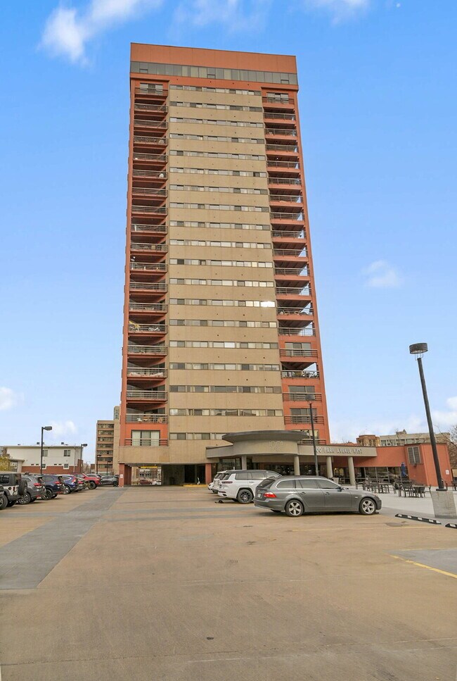 Building Photo - $1,750.00 - 1 Bedroom, 1 Bathroom, Condo in Denver with Cozy Balcony! Unit #1007