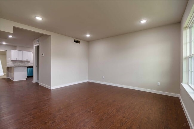 Photo - 12046 Beechnut St