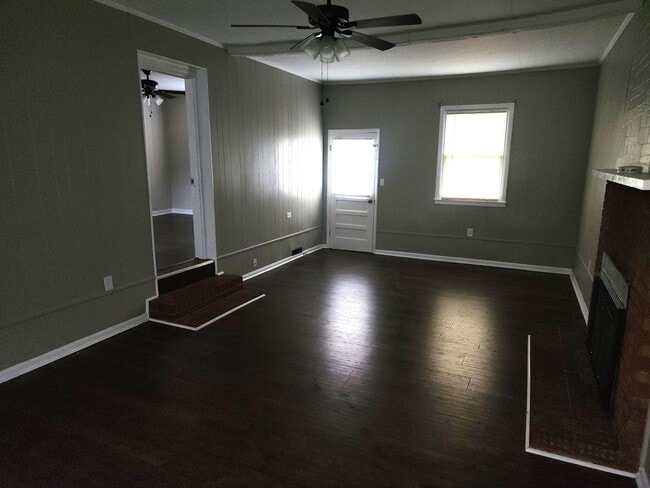 Photo - 3 bed 1 bath Brick Racher