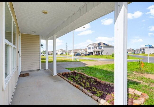 Photo - 5832 Viking Wy