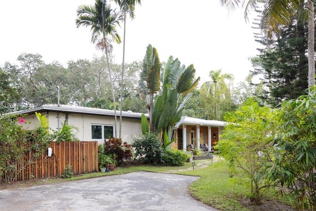 Photo - 750 NE 120th St