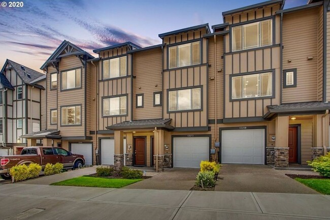 Building Photo - Townhouse Charmer in River Terrace Neighborhood!