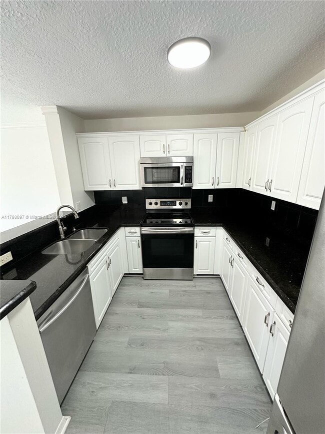 Photo - 1845 Vista Way