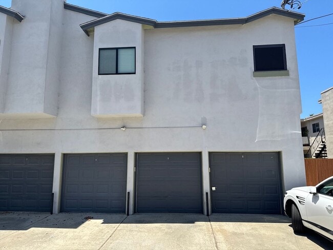 2 BR/2BA Kensington Condominium with Garage - 2 BR/2BA Kensington Condominium with Garage