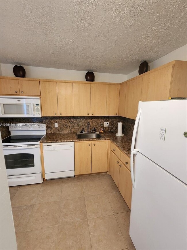 Photo - 950 Hillcrest Dr Unit 102