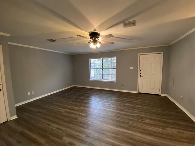 Photo - 6211 Chesterfield Ave