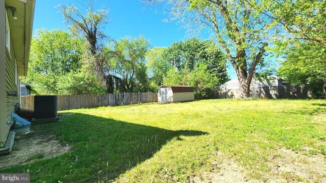 5 Glenwood Dr