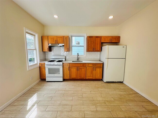 Photo - 71 N Hamilton St