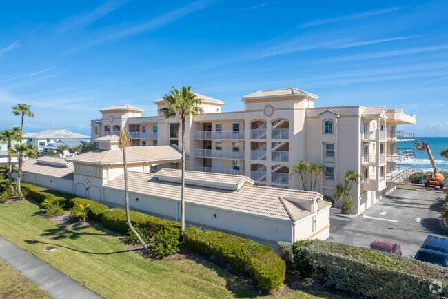 Building Photo - Cristal Apartments