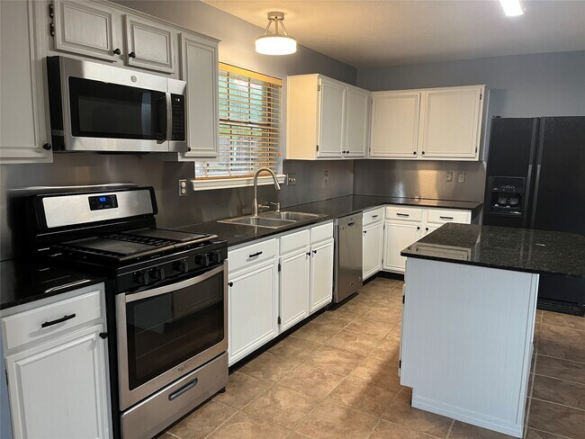 Photo - 11302 Meadowchase Dr