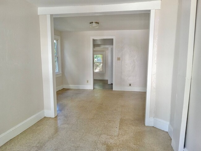 Photo - Cozy 2 Bedroom Twin FOR RENT in Bridgeton ...
