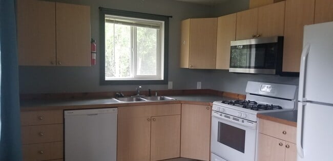 Photo - 45941 Miller Loop Rd Unit C