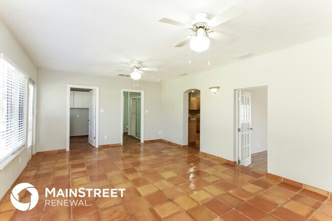 Photo - 2035 Goldenrod St