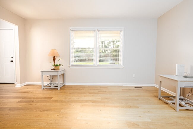 Photo - 204 Wildwood Rd