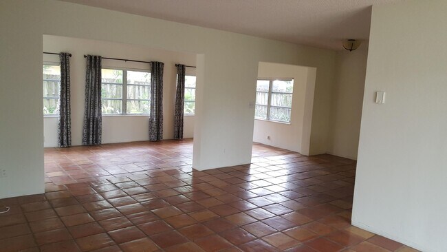 Photo - 1132 SW 3rd St