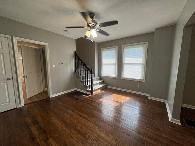 Photo - OXF - 527-529 Oxford Ave. Unit 527