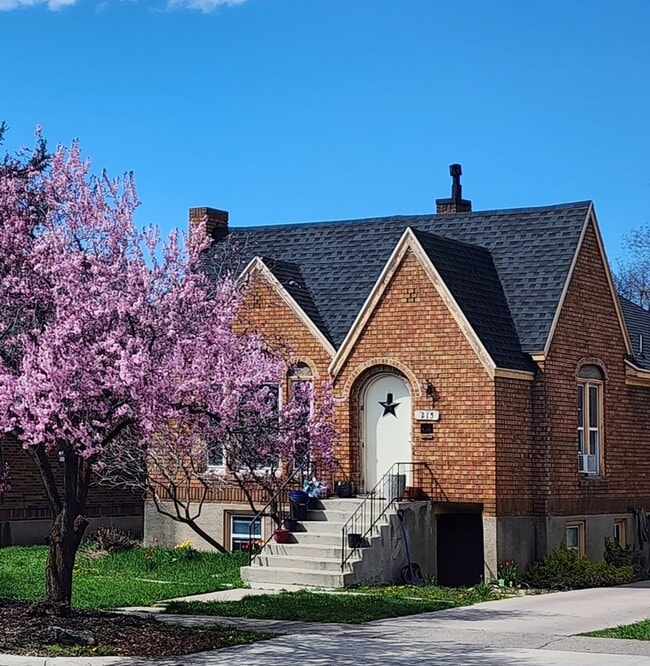 Building Photo - 215 E 500 N